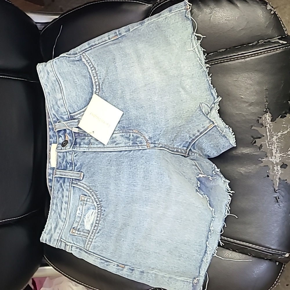 NWT Favorite Daughter The Josie Super Relaxed Fit  Cutoff Denim Shorts